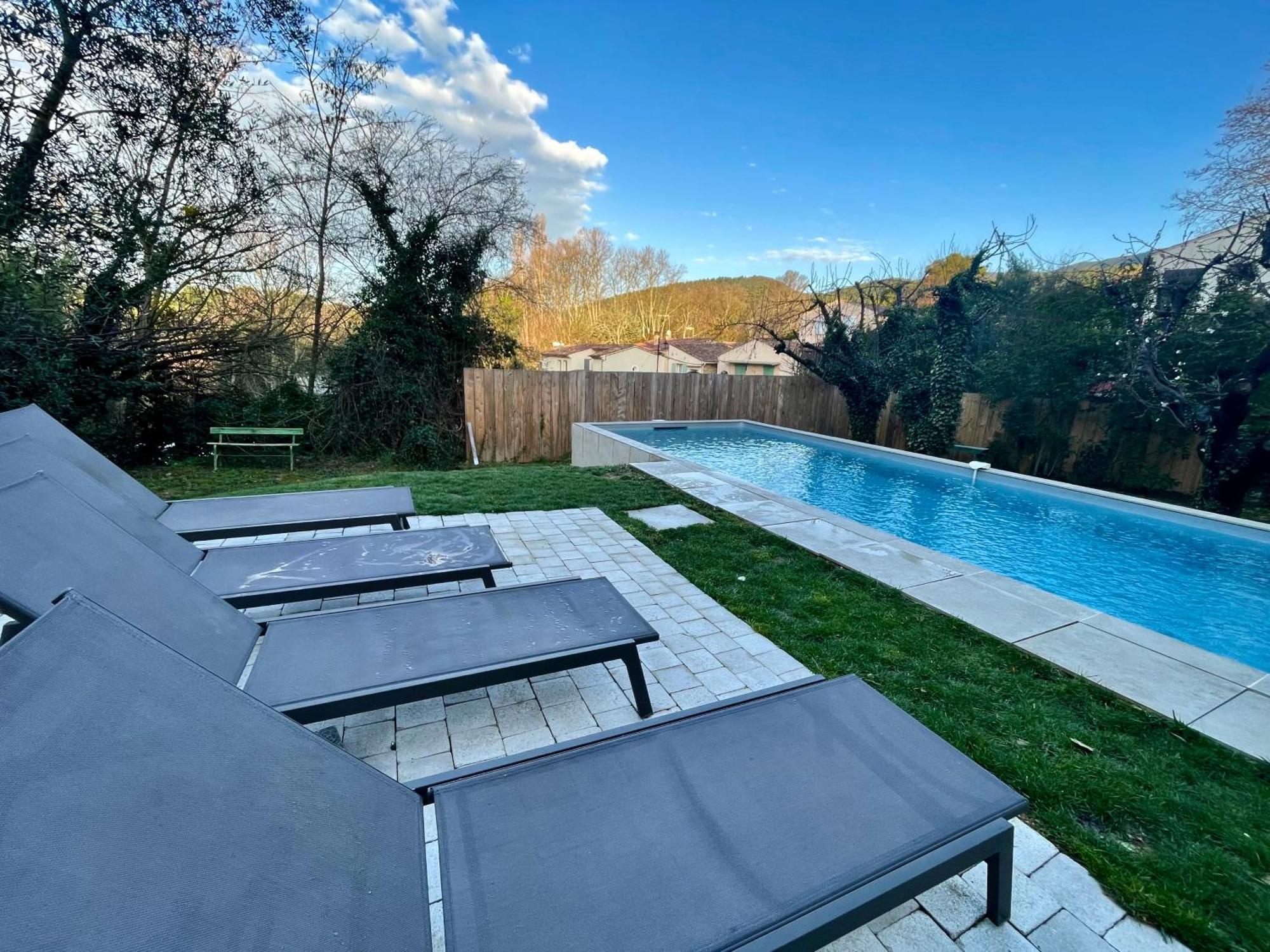 Maison & Jardin Coeur Luberon Classe 4 Etoiles Peypin-d'Aigues Luaran gambar